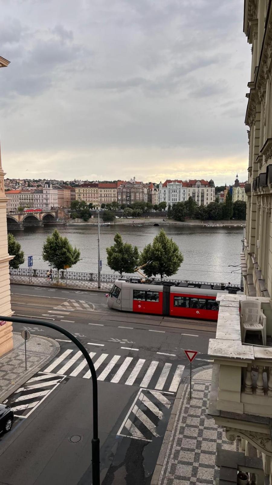 Comfortable And Cosy Apt A Few Steps From Dancing House And Naplavka Dance Prague Ngoại thất bức ảnh